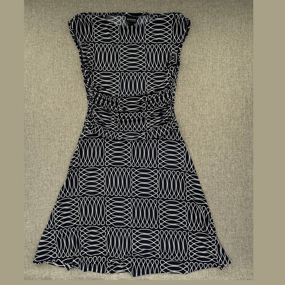 Enfocus Studio A-line Dress Midi Size 6 Navy & White Stretchy Figure Flattering